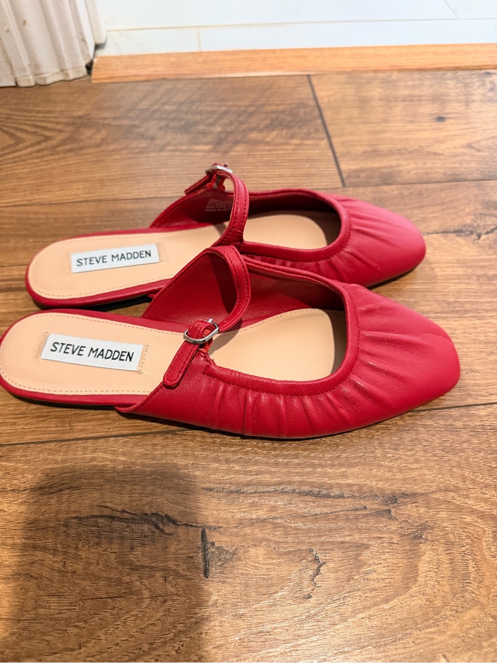 Steve Madden Red Ruched Mary Jane Mule Flats - Picture 2 of 3